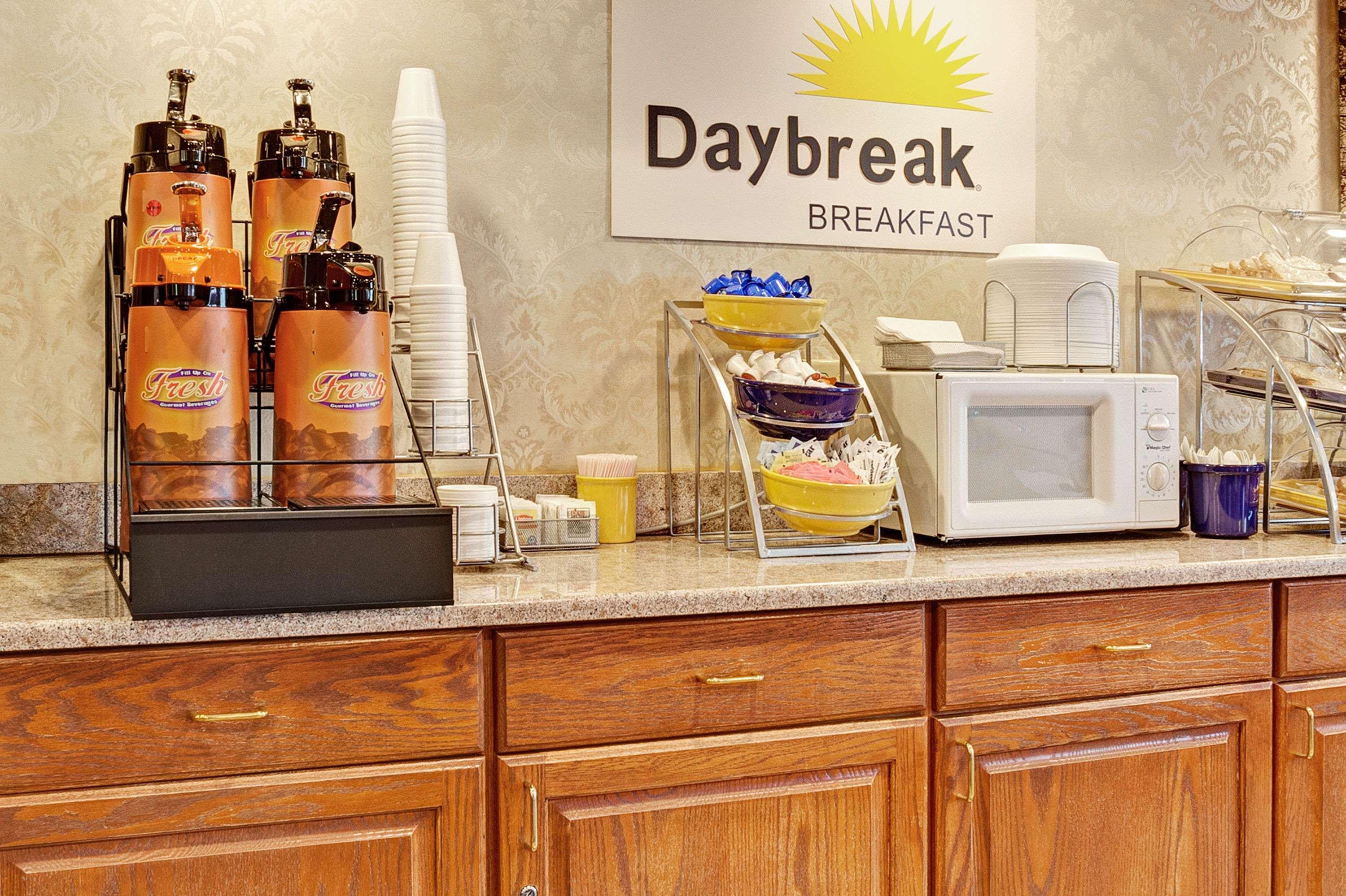 Days Inn & Suites By Wyndham Monroe Exteriér fotografie