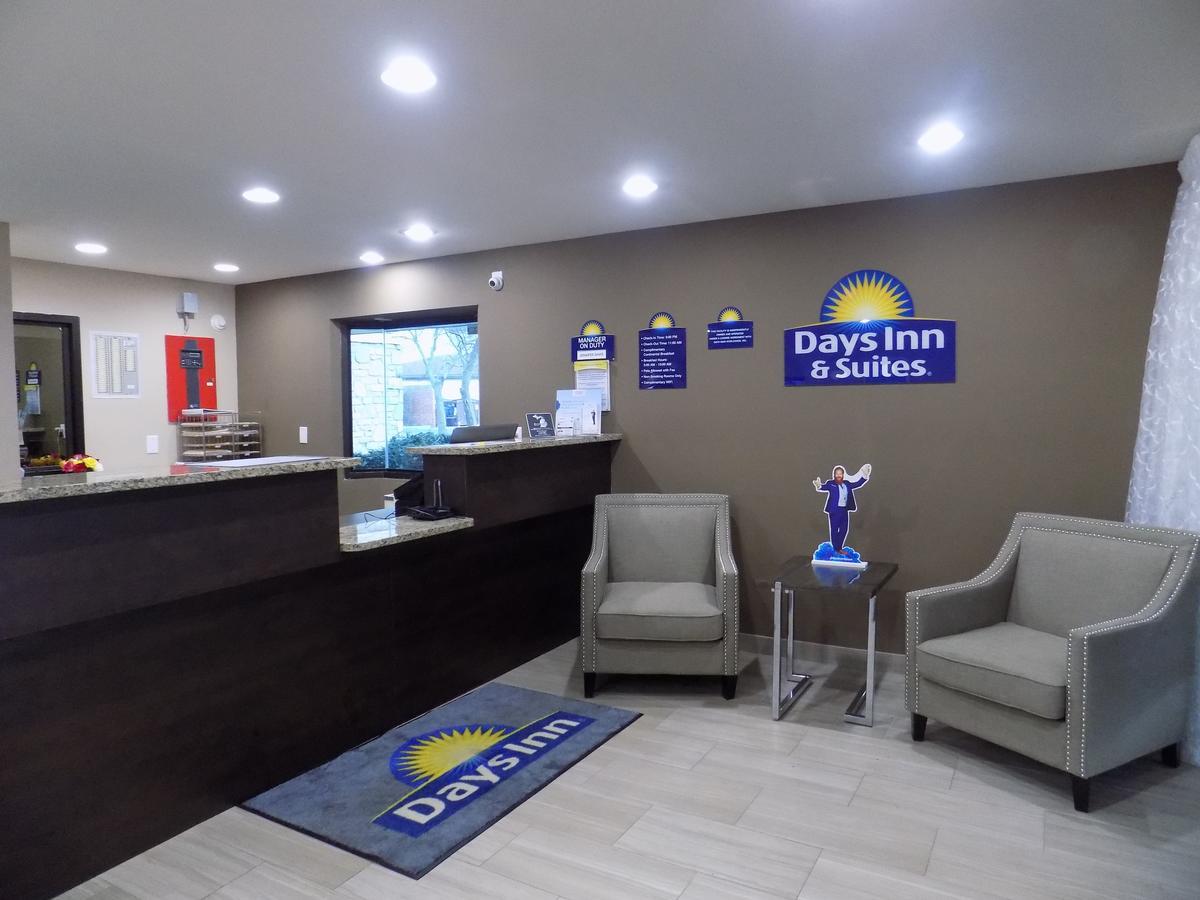 Days Inn & Suites By Wyndham Monroe Exteriér fotografie